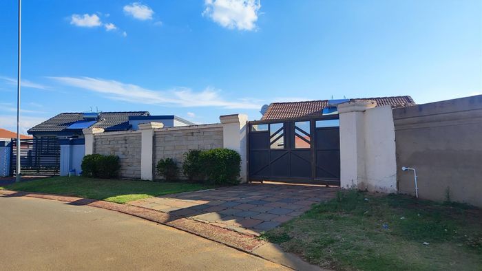 For Sale: House in Crystal Park with 3 bedrooms, double garage, and garden.