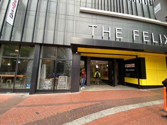 Retail space to rent in Cape Town City Centre, high foot traffic, 135m².