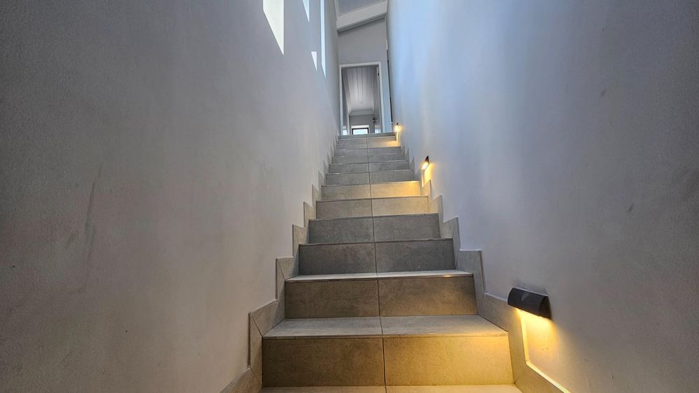 INTERIOR STAIRS