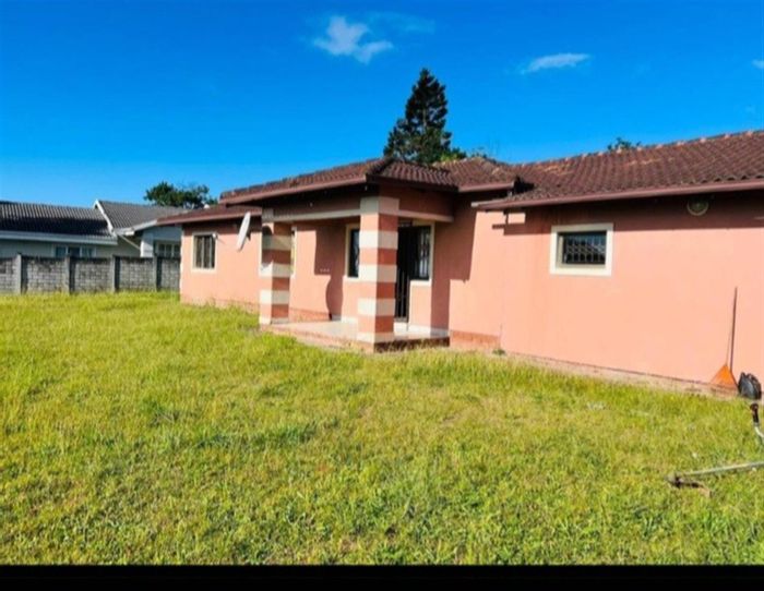 For Sale: Spacious 3-bedroom house in Wyebank with double garage and secure fencing.