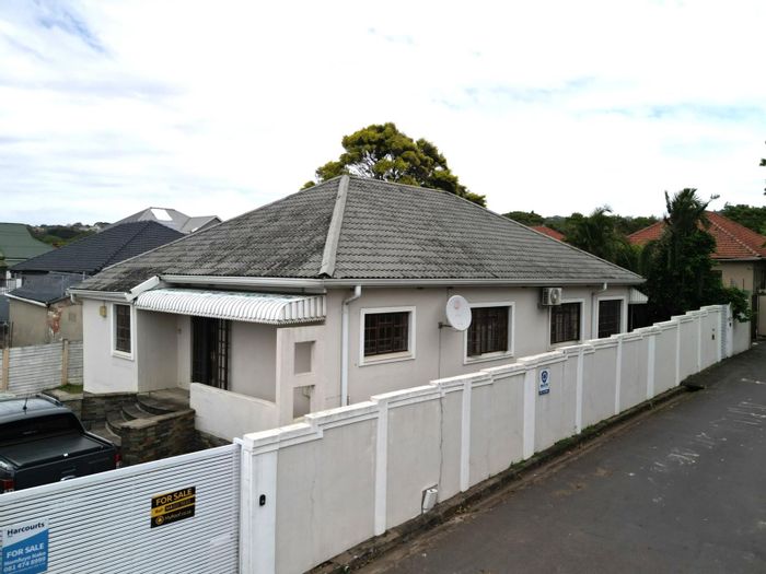 Glenwood House For Sale: 3 Bedrooms, splash pool, office, secure parking.