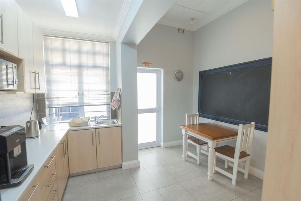 Kitchen and Lunch Area