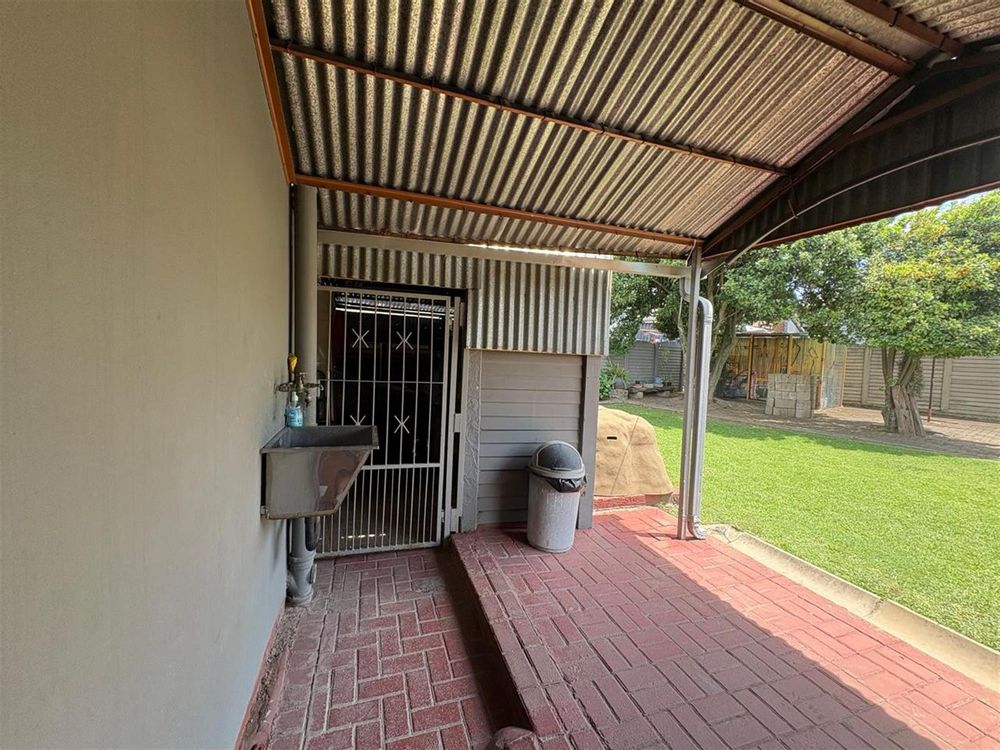 Entrance to outside room