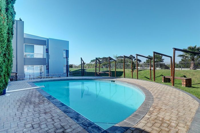 Loevenstein Apartment For Sale: Secure complex, communal pool, prepaid utilities, great potential.