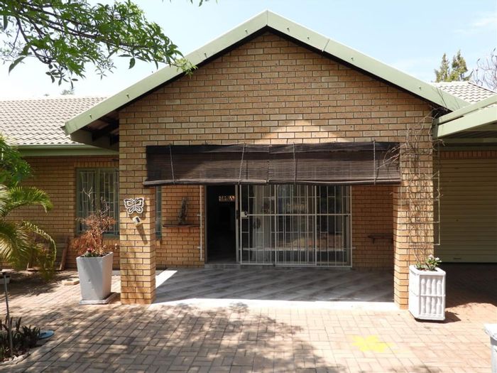 Townhouse for Sale in Bela Bela Central: 2 beds, patio, automated garage, secure complex.