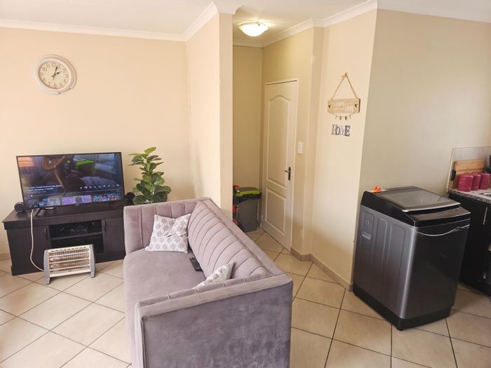 Sagewood Apartment For Sale: 2 Bedrooms, Eco-Friendly Features, Secure Complex.