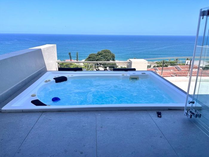 Luxury Apartment To Rent in Ballito Central with jacuzzi, golf, and eco amenities.