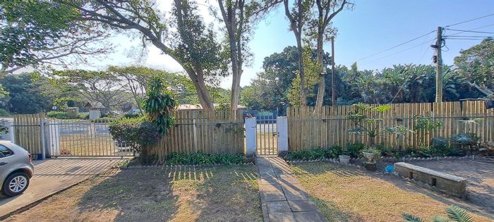 For Sale: House in Trafalgar with pool, spacious layout, and beach access.