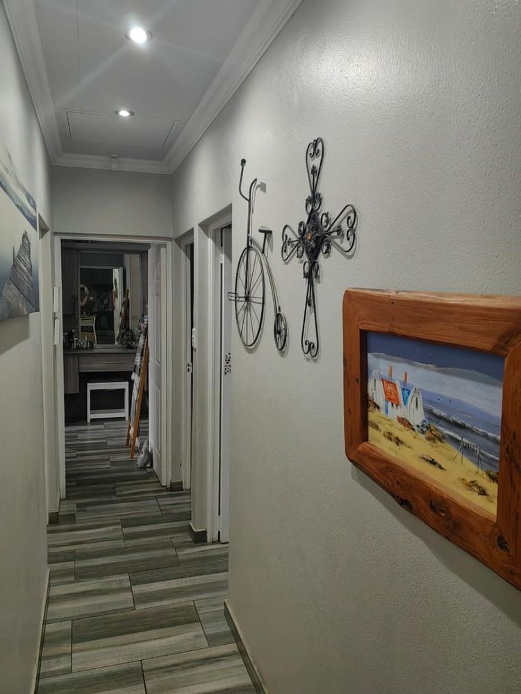 Passage to bedrooms