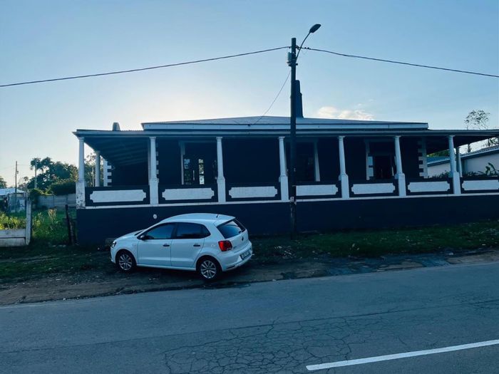 Office To Rent in Butterworth Central: Prime location, adaptable layout, ample parking.