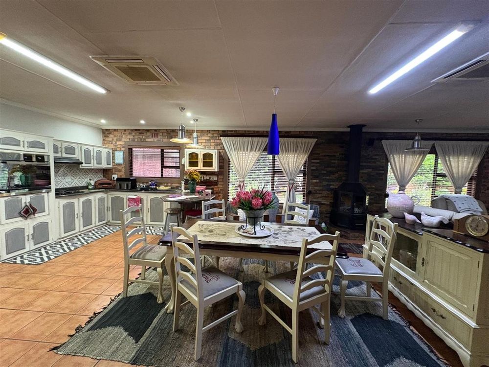 Open plan living/dining/kitchen