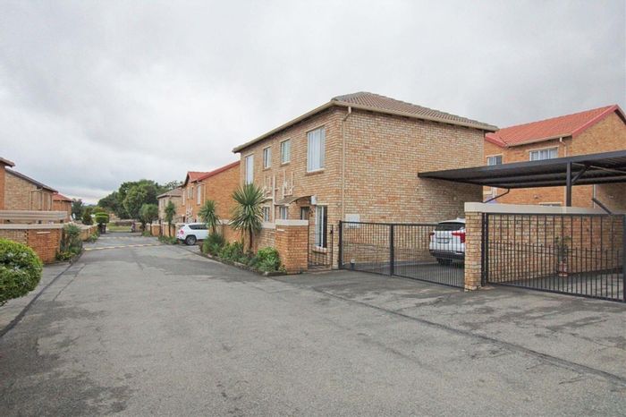 Two-Bedroom Townhouse For Sale in Strubensvallei, close to amenities and schools.