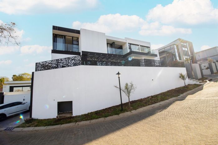 For Sale: Spacious 5-Bedroom House in Homes Haven with Pool and Panoramic Views.