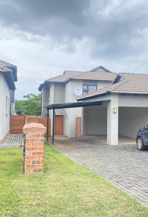 Townhouse for sale in Stonehenge: 2 beds, 2 baths, secure parking, 24-hour security.