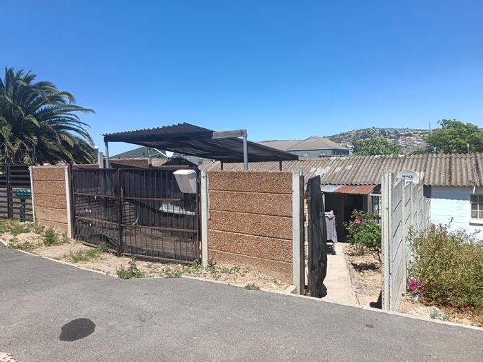 3-Bedroom House For Sale in Cloetesville with Yard Space and Built-in Braai.