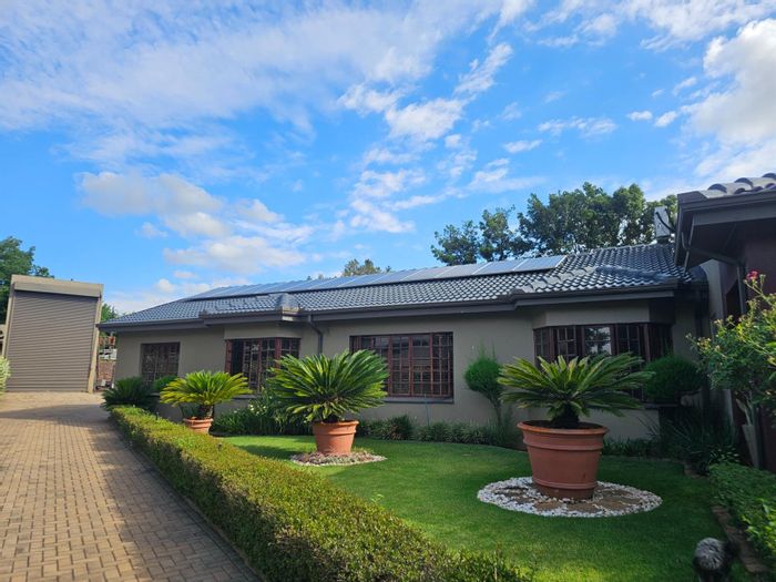 For Sale: Spacious 5-bedroom house in Clubville with pool, braai room, and garage.