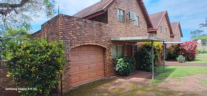 House To Rent in Mtunzini Central: 3 bedrooms, patio, balcony, automated garage.