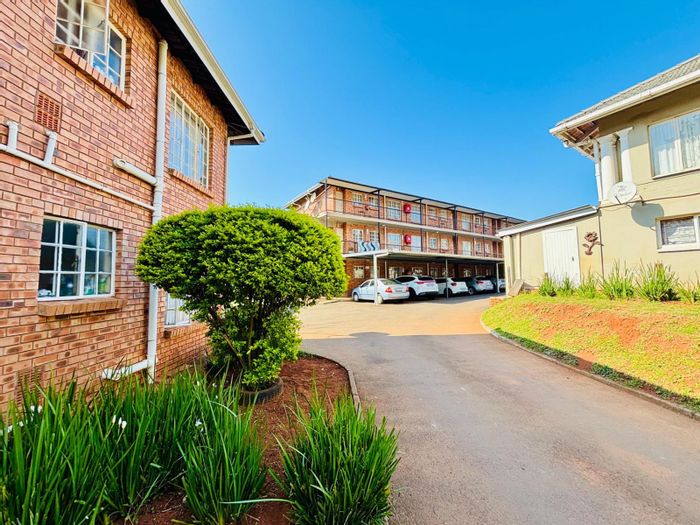 For Sale: 2-Bedroom Apartment in Prestbury with Secure Lease and Prime Location.