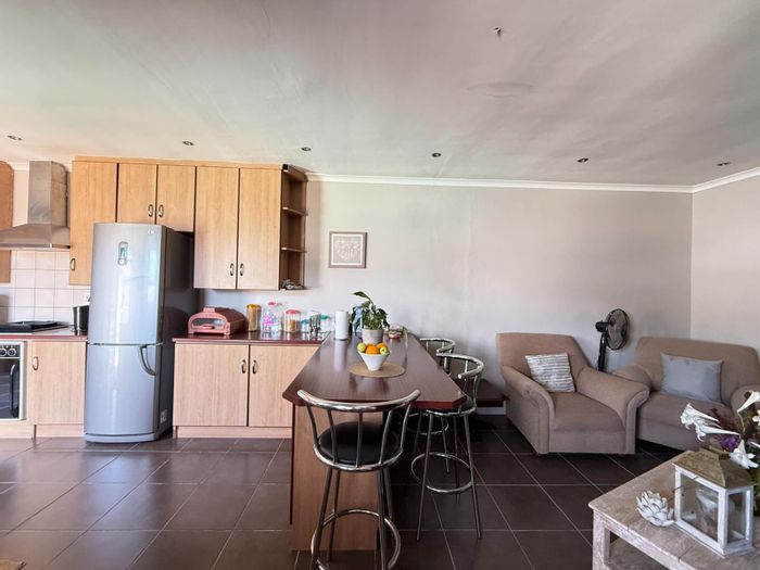 For Sale: House in Vasco Estate with pool, flatlet, and prime location.