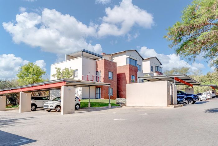 Ground Floor Apartment for Sale in Jackal Creek Golf Estate with Golf Course Views.