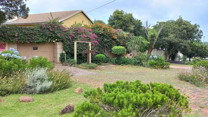 For Sale: Monument Park house with 7 bedrooms, rental flatlets, and excellent security.