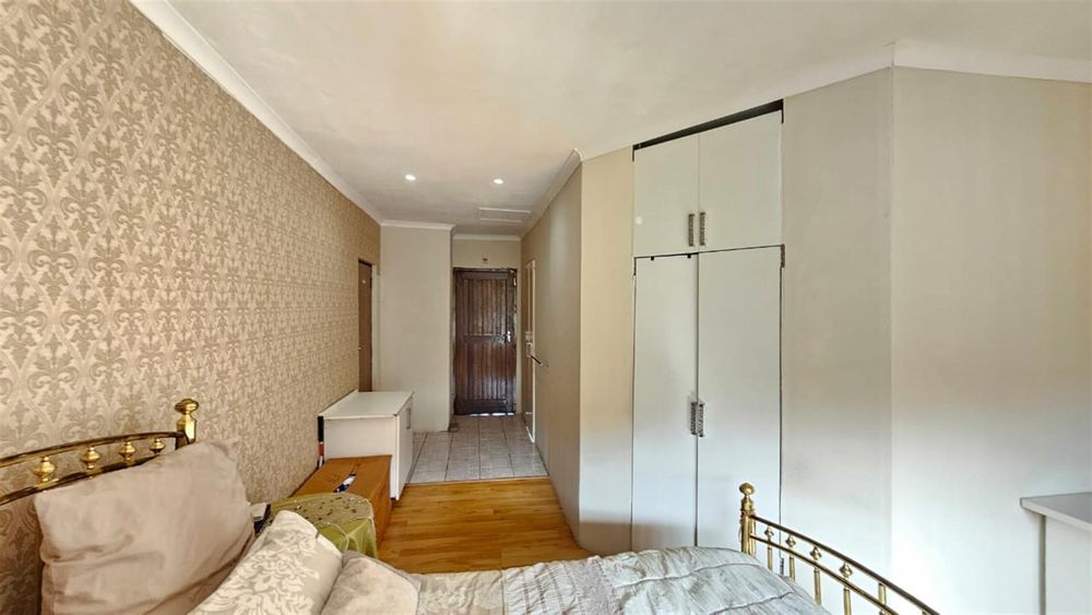 Main bedroom/dressing room and ensuite