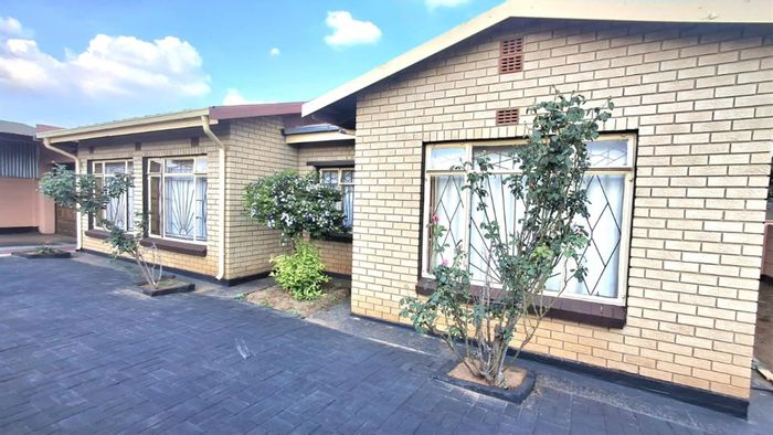 Eldorado Park House For Sale: Spacious 3-bedroom, garage, outside room, low maintenance yard.