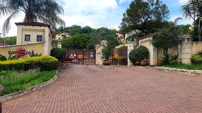 House For Sale in Stonehenge: 4 Bedrooms, panoramic views, three garages, outdoor office.