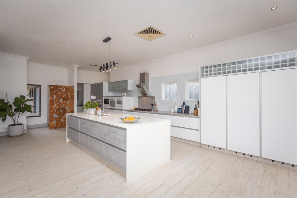 Integrated Fridges and Island