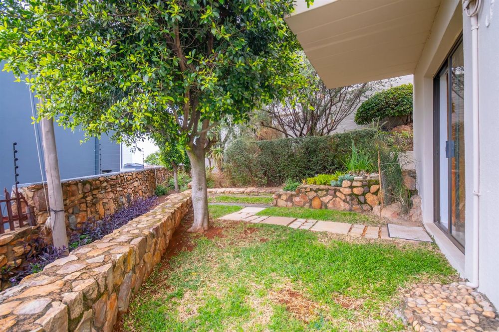 Garden in front of bachelor's flat