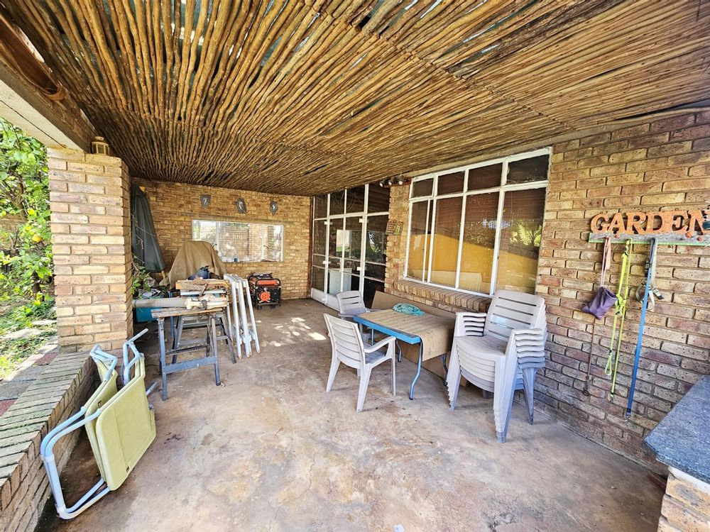 Braai/pool Room