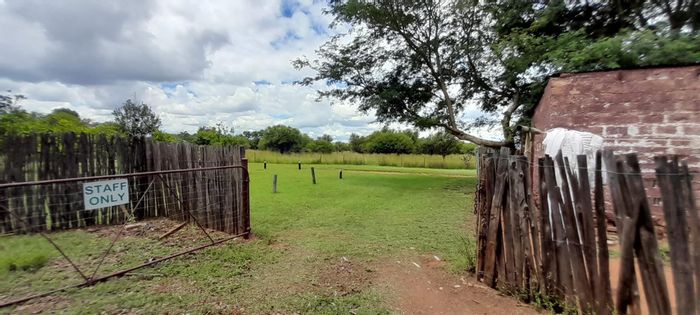 For Sale: 21.5Ha farm in Cullinan Rural with rental income and versatile amenities.