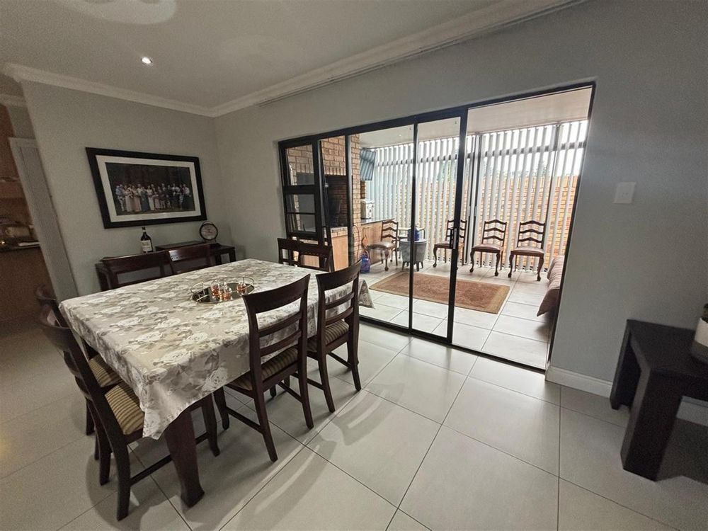 Openplan Lounge & Dining Room