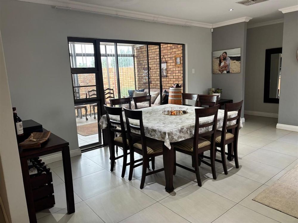 Openplan Lounge & Dining Room