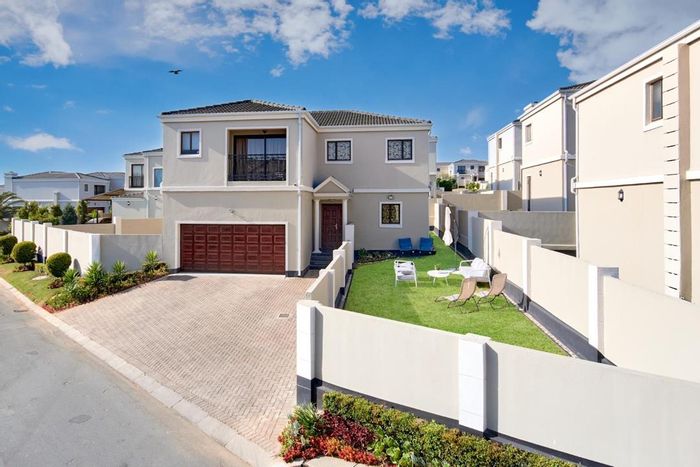 Craigavon House For Sale: 4 Bedrooms, Open-Plan Living, Entertainment Patio, Double Garage.