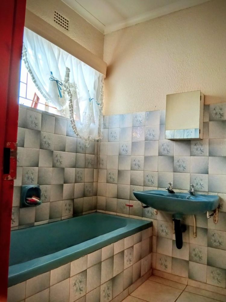 Combined bath & Toilet