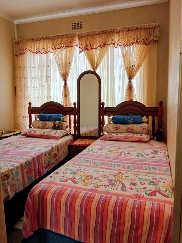 Secondary bedroom, fitted