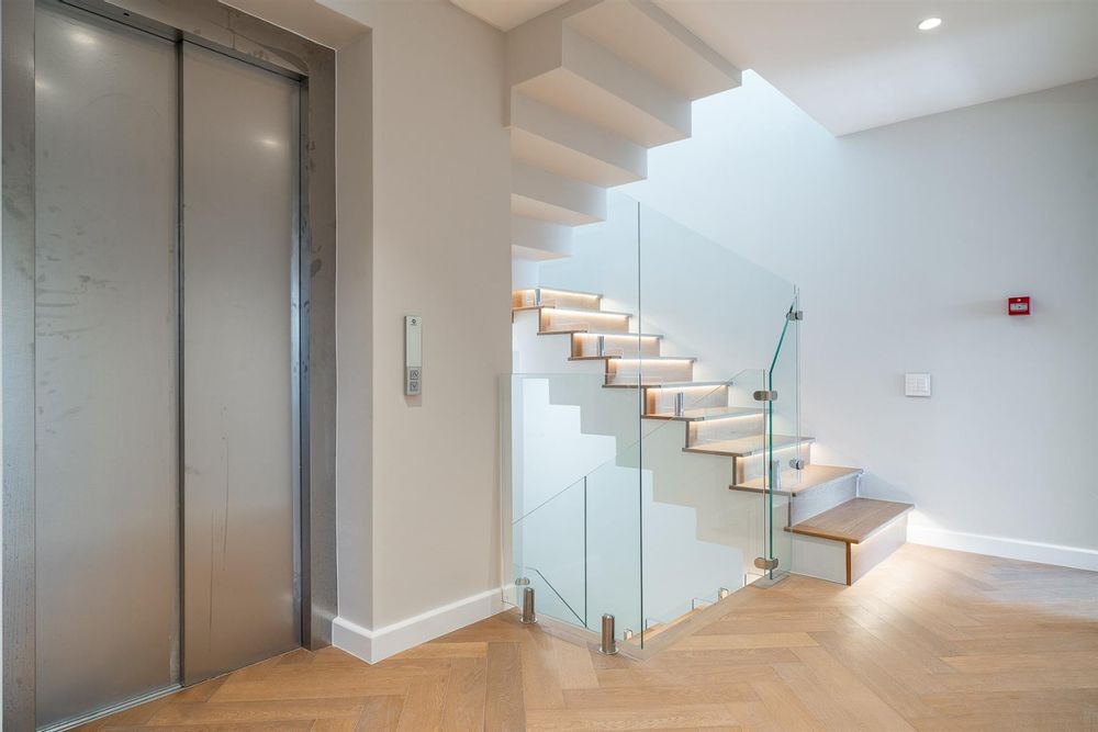Private Lift & Staircase