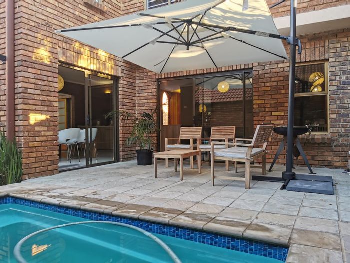 For Sale: Spacious 4-Bedroom Townhouse in Bedfordview Central with Pool and Flatlet.