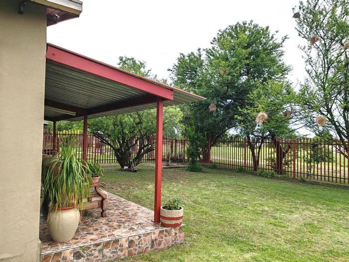 For Sale: 2-Bedroom House in Oranjeville Central with dam views and storage.