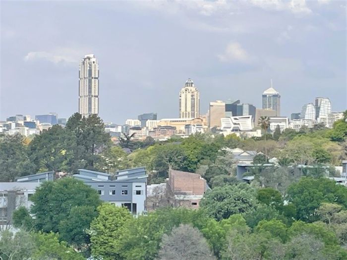 Hurlingham Apartment To Rent: 1 bed, gym, pool, secure complex, skyline views.