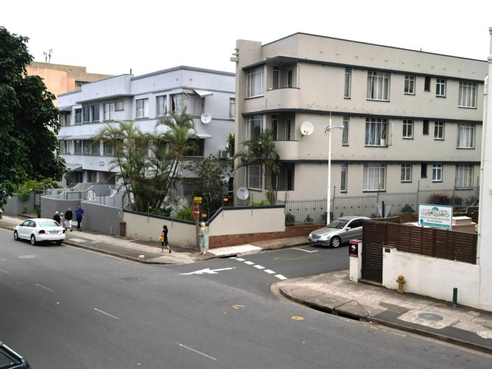For Sale: 2-bedroom apartment in Musgrave with secure parking and air conditioning.
