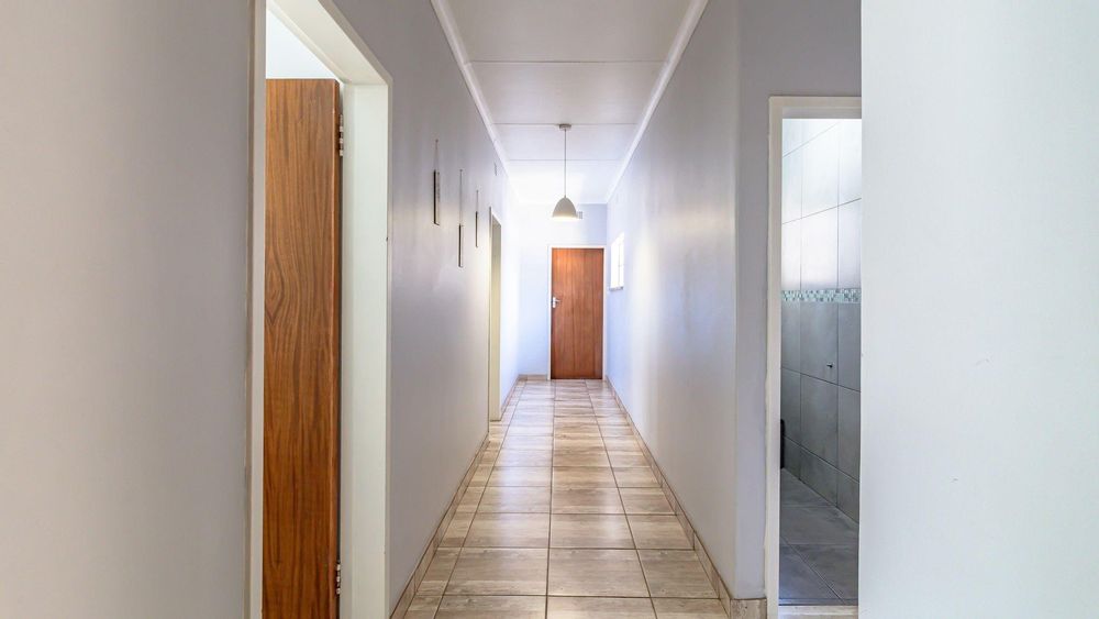 Passage leading to cottage