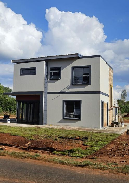 Eldorette House For Sale: 3 Bedrooms, Zen Garden, Open-Plan Kitchen, Ample Parking.