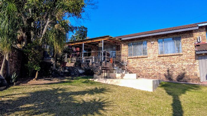 House for Sale in Nelspruit Ext 27: 4 beds, garden cottage, secure parking.