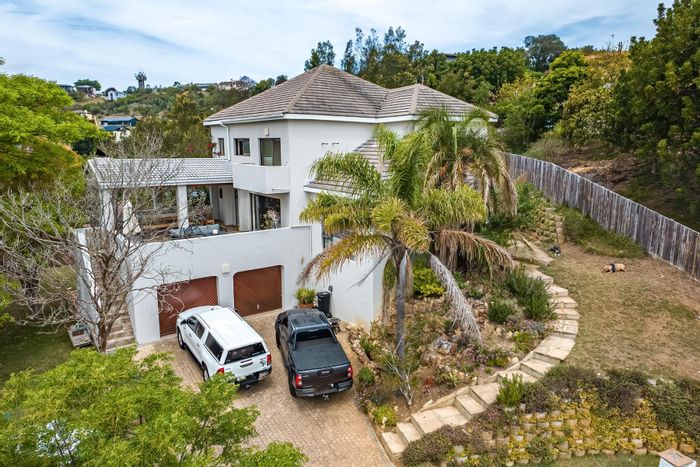For Sale: Spacious 5-Bedroom House in Knysna Heights with Scenic Views and Entertainment Areas.