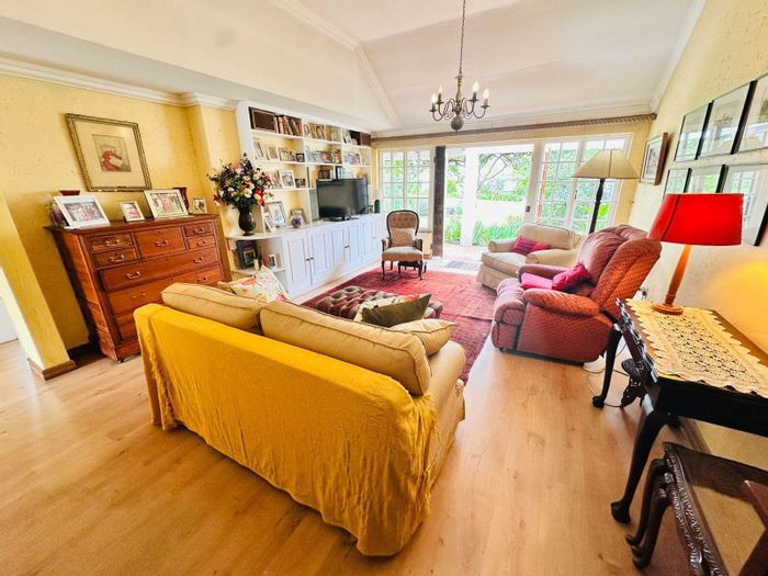 Bryanston Retirement Village For Sale: 2-bed home with gardens, pool, and activities.