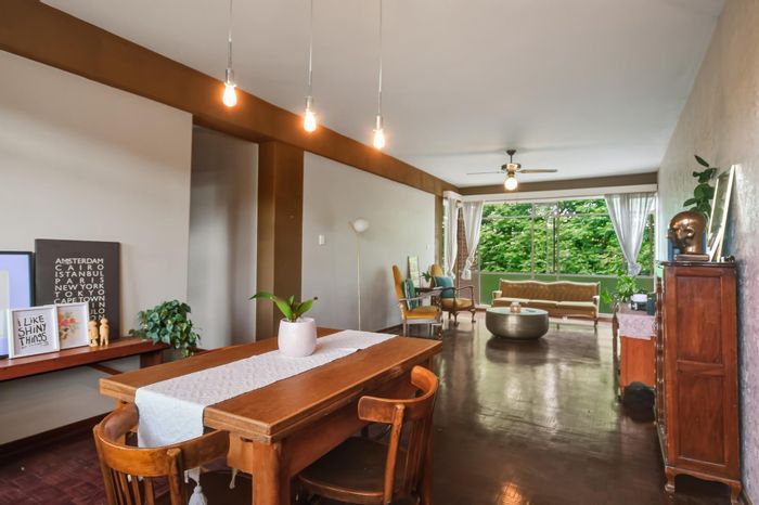 Aldara Park Apartment For Sale: 3 Bedrooms, 2 Bathrooms, Dual Garages, Prime Location.