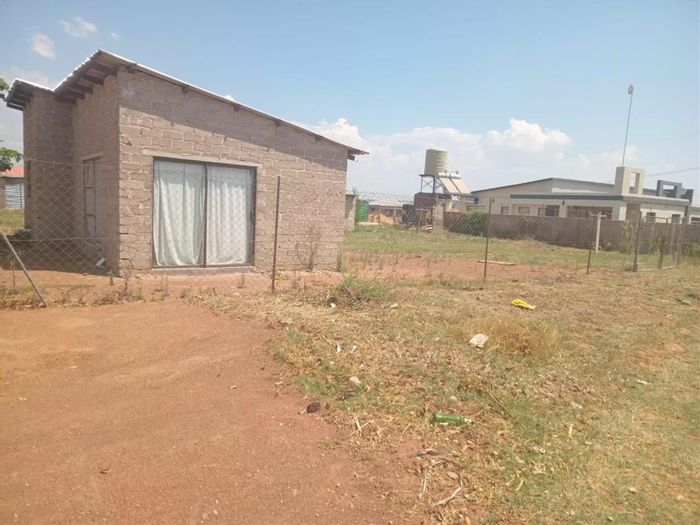 Mankweng House For Sale: 800 m² land, cottage, near future mall development.