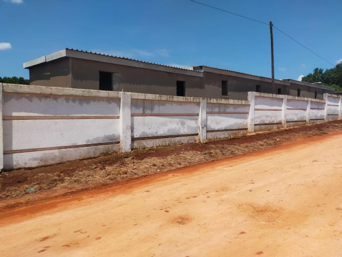 For Sale: Lodge in Thohoyandou Rural, 10 rooms, 1400 sqm land, secure access.